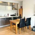 Victorian Modern Two Bedrooms Flat In West Kensington With London Skyline View